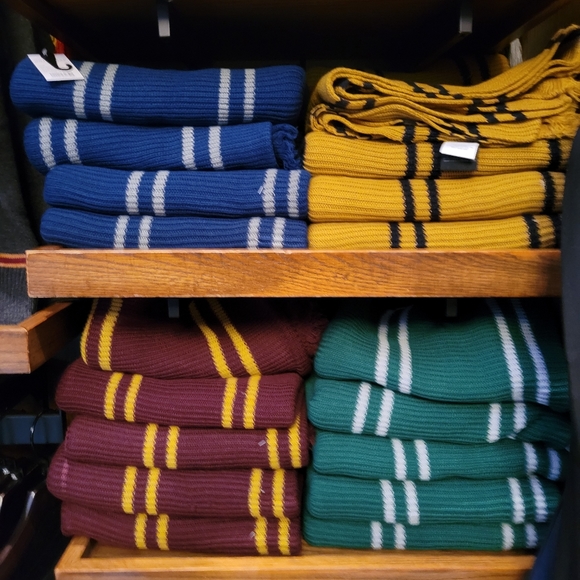 Universal Studios The Wizarding World Of Harry Potter Ravenclaw Striped Scarf NW - Picture 8 of 8